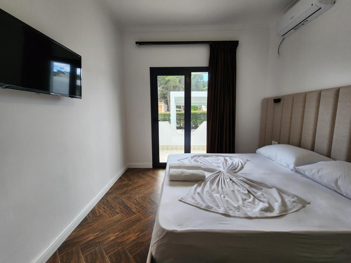 Villa Ax Mirage Vlore Bagian luar foto